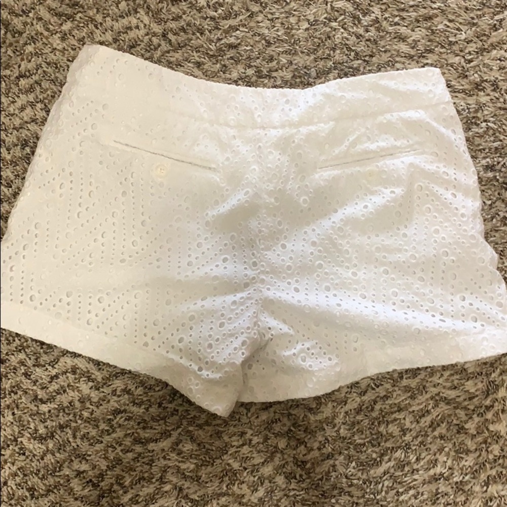 White shorts - Picture 2 of 3
